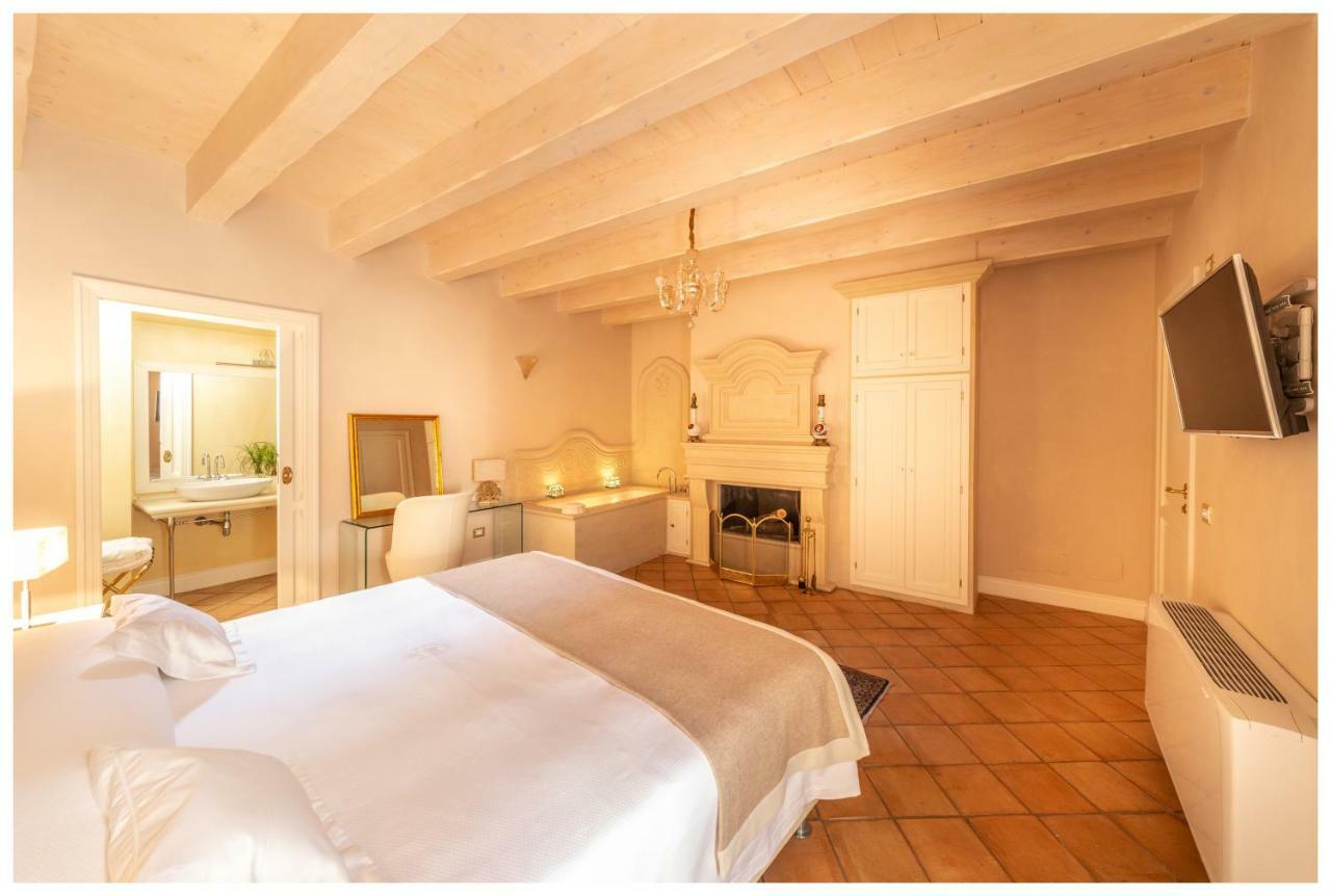 Boutique - Lodge & Suites Crotone Exteriör bild